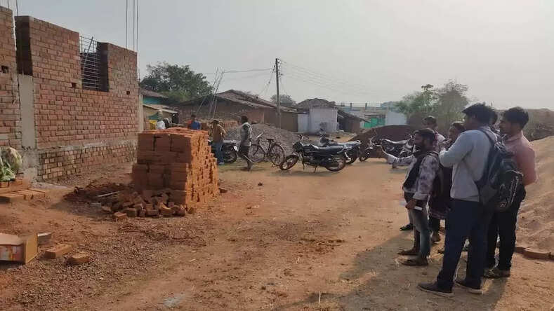 Rajnandgaon: ग्राम तुमड़ीलेवा में नवीन आवास मित्रों को दिया गया ऑन-साइट पर जीओ टैक एवं निरीक्षण हेतु प्रशिक्षण