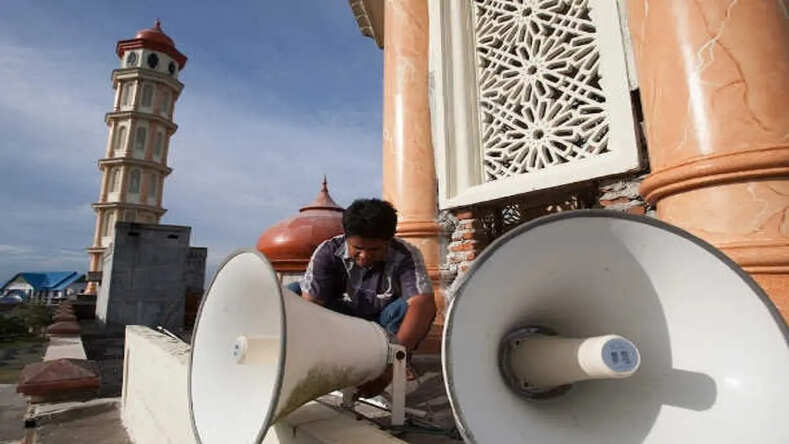 Loudspeaker in UP: यूपी में लाउडस्पीकर पर ताबड़तोड़ एक्शन!, धार्मिक स्थलों से उतरवाए गए ध्वनि-विस्तारक यंत्र