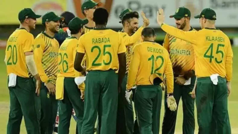 दक्षिण अफ्रीका के स्पिनर केशव महाराज ने डेब्यू मैच में विशेष कीर्तिमान को दोहराया