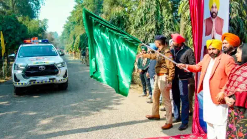 Punjab: दुर्घटनाएं रोकने के लिए पंजाब में सड़क सुरक्षा फोर्स की शुरुआत, मुख्यमंत्री भगवंत मान ने दिखाई हरी झंडी
