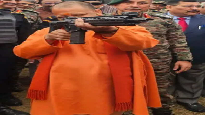 सीएम योगी ने 'नो योर आर्मी' फेस्टिवल का किया उद्घाटन