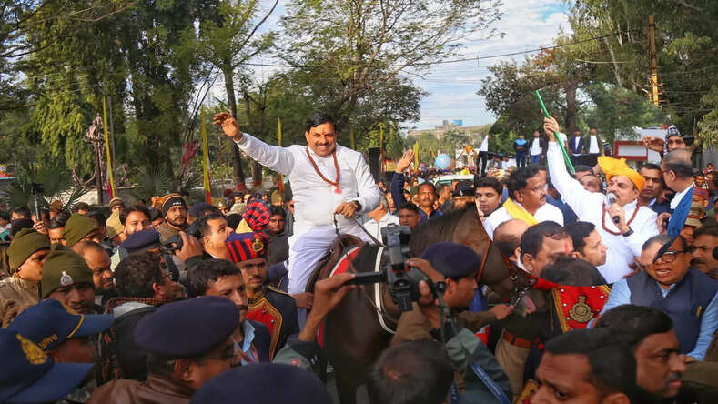 मुख्यमंत्री डॉक्टर मोहन यादव ने मैराथन को दिखाई हरी झंडी दिखाई