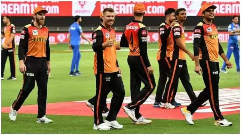 भारत में फिसड्डी हुई सनराइजर्स हैदराबाद यूएई में कर सकती है वापसी, किया दिग्गज खिलाडी को शामिल   