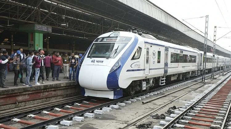 Vande Bharat Express: वंदे भारत ट्रेन को रेलवे बोर्ड की मंजूरी, इस राज्य को मिलेगी वंदे भारत की सौगात, कामाख्या से होकर गुजरेगी ट्रेन