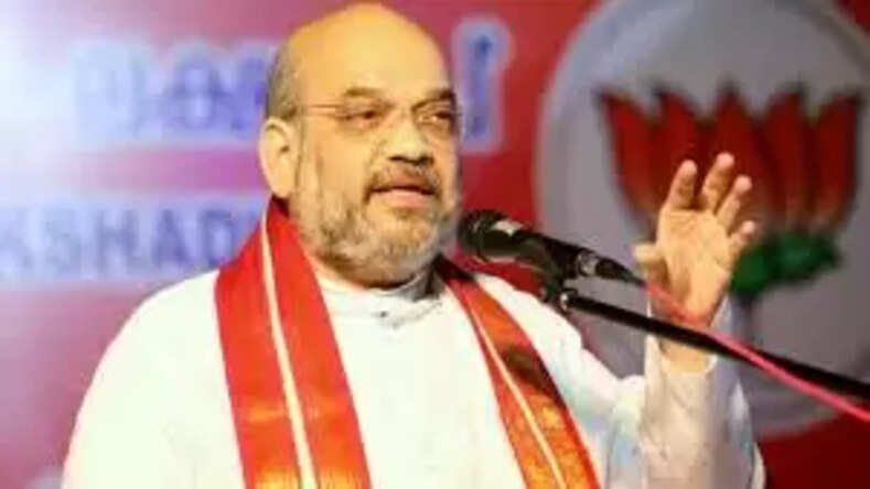  कांग्रेस प्रवक्ता पवन खेड़ा के वीडियो पर अमित शाह ने किया कटाक्ष