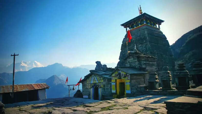 Rudraprayag News: भगवान तुंगनाथ मंदिर में पुजारियों और श्रद्धालुओं के बीच मारपीट, भक्त ने पुजारी के सिर पर मारा लोटा
