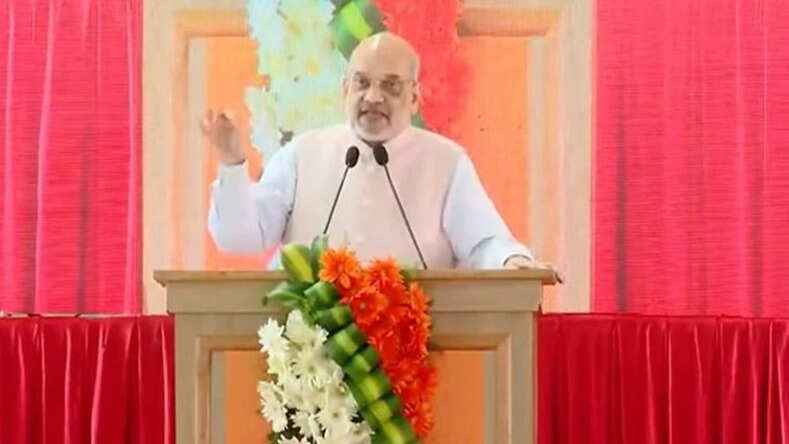 गृह मंत्री अमित शाह ने कर्नाटक में की घोषणा, 3 साल में देश भर में ग्रामीण स्तर पर स्थापित की जाएंगी 2 लाख डेयरी