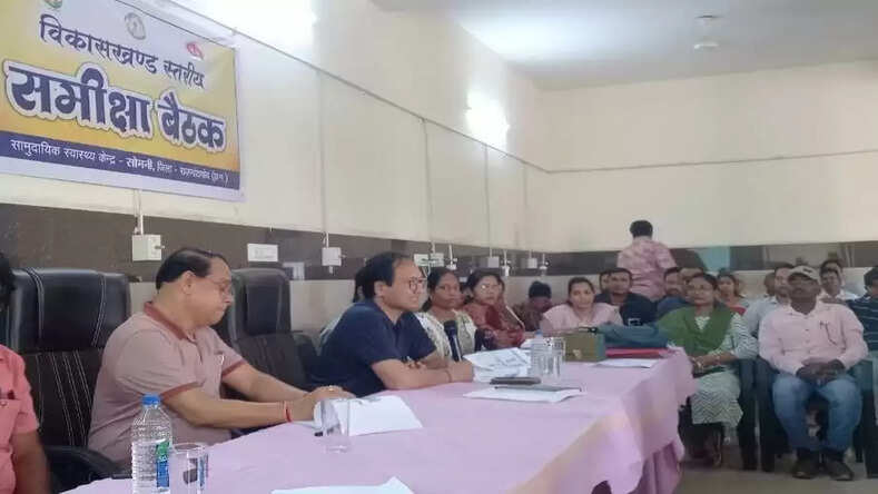 स्वास्थ्य कार्यक्रमों का शत-प्रतिशत क्रियान्वयन सुनिश्चित करें- कलेक्टर