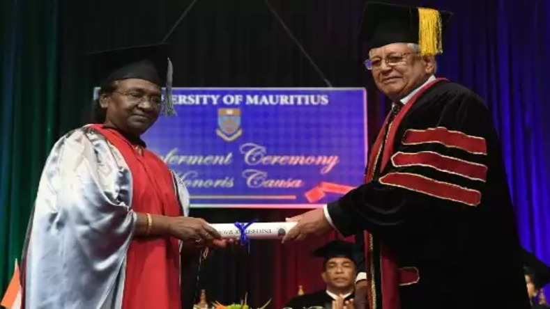 राष्ट्रपति द्रौपदी मुर्मू को मॉरीशस विश्वविद्यालय ने डॉक्टर ऑफ सिविल लॉ की मानद उपाधि प्रदान की