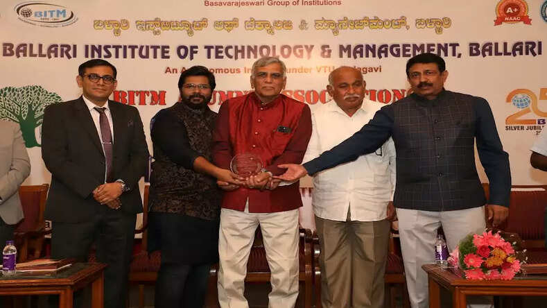 बिग बॉस से ब्लॉकबस्टर तक: निदेशक ‘सिद्धार्थ इंजेती’ ने बीआईटीएम के ‘पुर्नमिलाना 2024’ में छात्रों को प्रेरणा दी