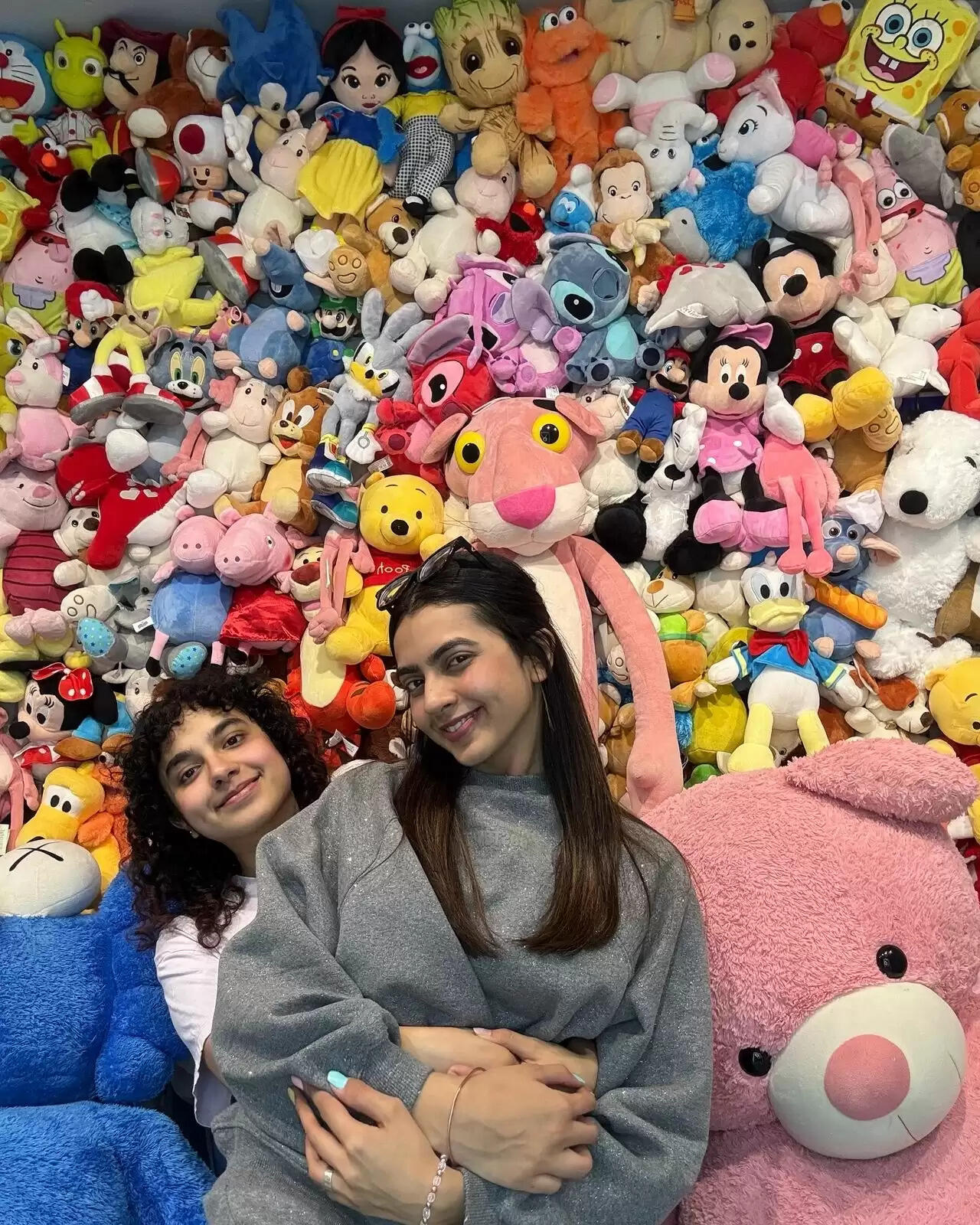 Kashika Kapoor Spain Vacation Pictures 3