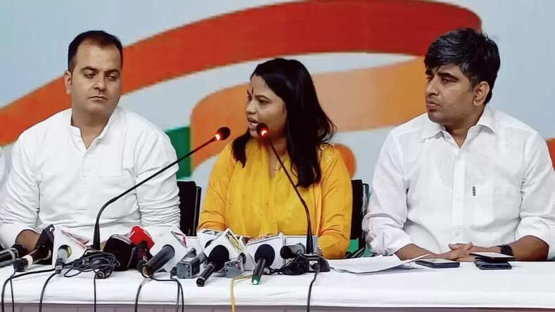 विश्व पटल पर सबसे अधिक झूठ बोलने वाले प्रधानमंत्री नरेन्द्र मोदी को झूठ रत्न से सम्मानित किया जाना चाहिए: साधना भारती