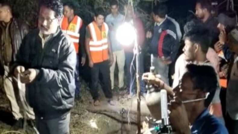 Betul News: मुख्यमंत्री शिवराज सिंह चौहान खुद कर रेस्क्यू ऑपरेशन की मॉनिटरिंग, बोरवेल के दूसरे छोर से भी खुदाई जारी