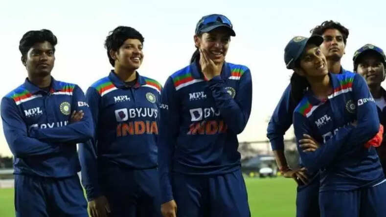 IND W vs AUS W, 2ndT20भारत मुश्किल में, खो दिए 4 विकेट