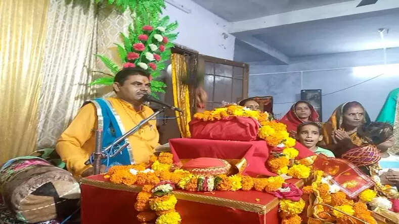 व्यक्ति इस संसार से केवल अपना कर्म लेकर जाता है