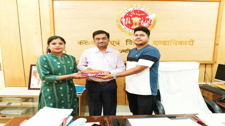पक्षियों की प्यास बुझाने युवाओं ने चलाया "पक्षी मित्र अभियान"