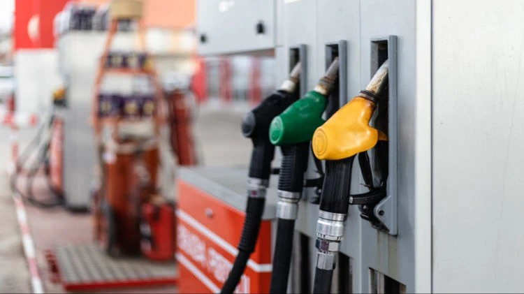 Petrol Diesel Price Today: पेट्रोल-डीजल के दाम तेल कंपनियों ने किए जारी, जानें आपके शहर मे किया है कीमते 