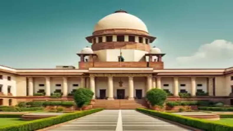 सुप्रीम कोर्ट ने Sahara India Group को 15 दिनों के अंदर निवेशकों के 1000 करोड़ रुपये जमा करने का दिया आदेश
