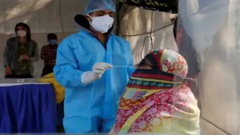 देश में बीते 24 घंटों में कोरोना से 2 की मौत, 4000 के पार पहुंचे सक्रिय मामले