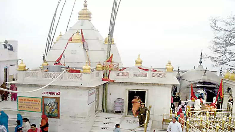 ड्रोन कैमरे की नजर में मां नयनादेवी मंदिर