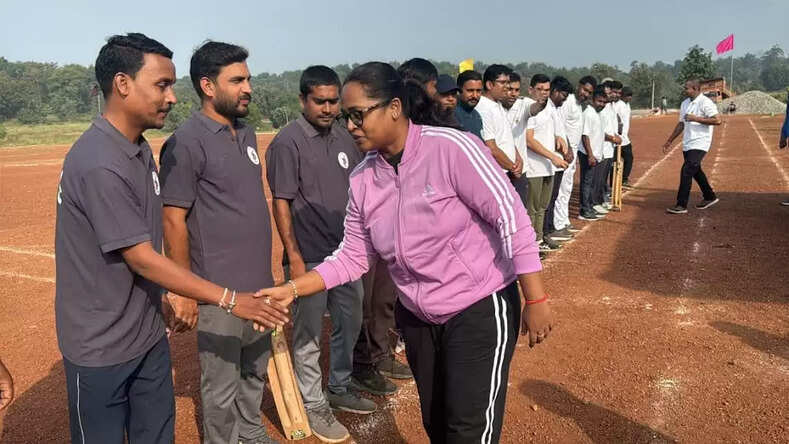 CG News : रजत जयंती वर्ष पर जिला प्रशासन और प्रेस इलेवन के बीच सद्भावना क्रिकेट मैच का आयोजन