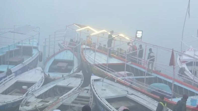 Weather Update: पूरा उत्तर भारत कोहरे की चादर में लिपटा  2-4 डिग्री सेल्सियस तक गिर सकता है न्यूनतम तापमान