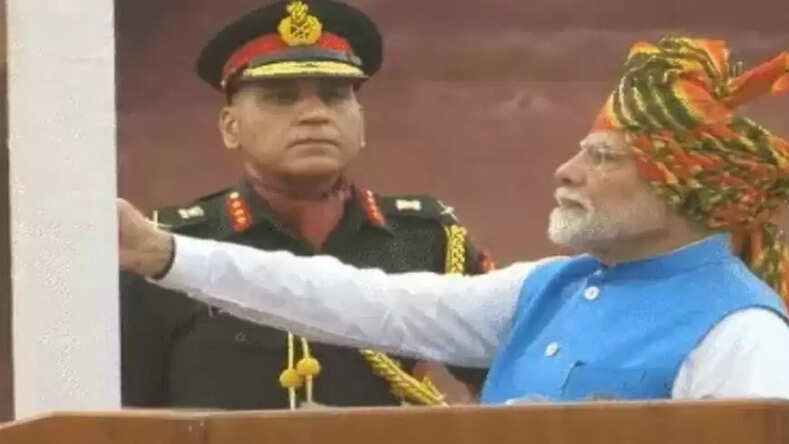 PM मोदी ने स्वतंत्रता दिवस के अवसर पर लाल किले पर लगातार 11वीं बार तिरंगा फहराया