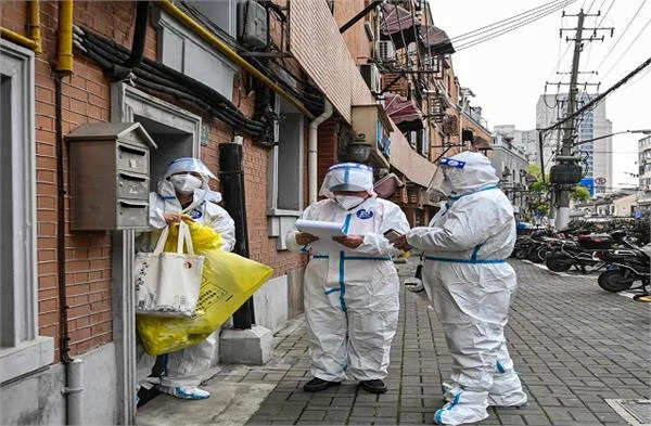 चीन के शंघाई शहर में कोरोना वायरस संबंधी पाबंदियों में ढील दी गई, 40 लाख लोगों को घरों से बाहर निकलने की मिली अनुमति 