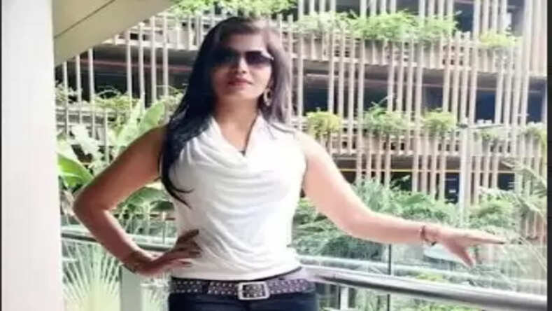  नीलम नारायण बनीं मिस ग्लोबल इंडिया डिवाइन