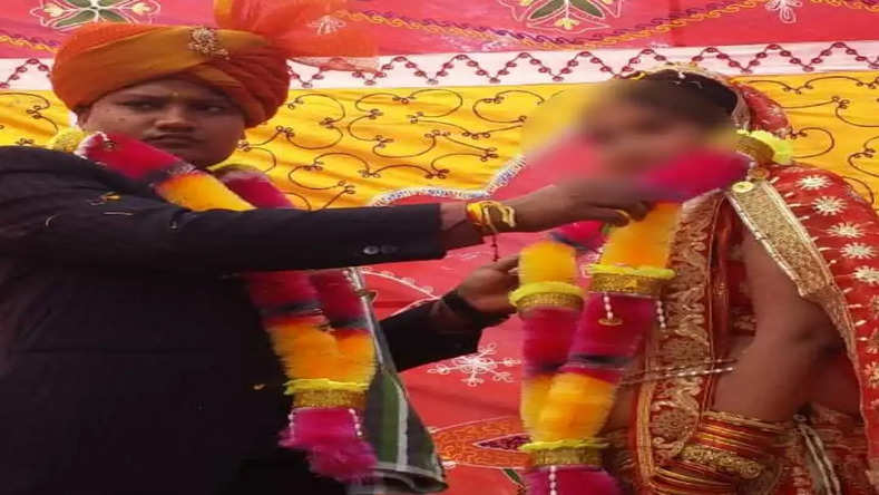 मध्यप्रदेश के सतना जिले के कॉलेज के बाहर प्रोफेसर की पत्नी ने किया जमकर हंगामा, कहा नौकरी लगने के बाद प्रोफेसर दूसरी शादी की कर रहा तैयारी