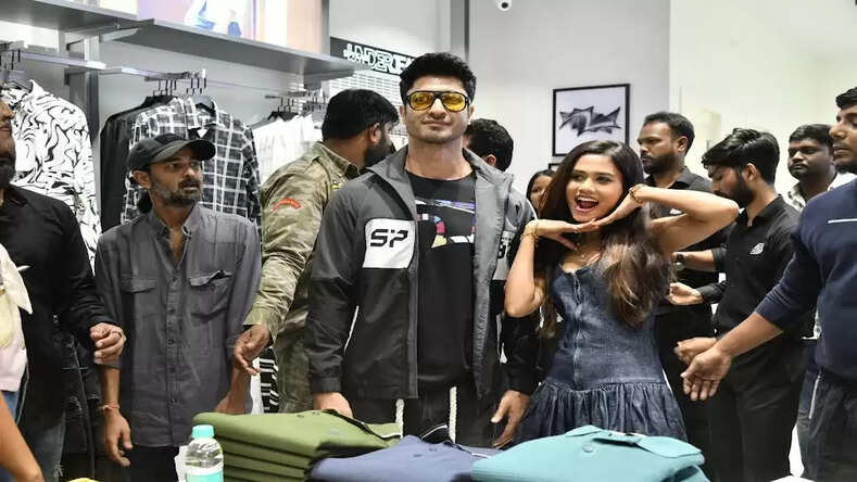  स्पाइकर इवेंट में विद्युत जामवाल ने किया युवाओं को सुपरचार्ज