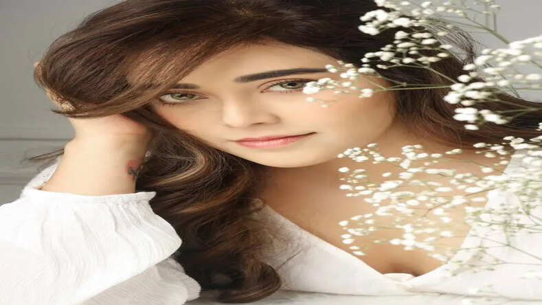 एंजेला क्रिस्लिनज़की ने 'तौबा तेरा जलवा' को मिले प्यार से गदगद, साझा किया प्यारा संदेश!